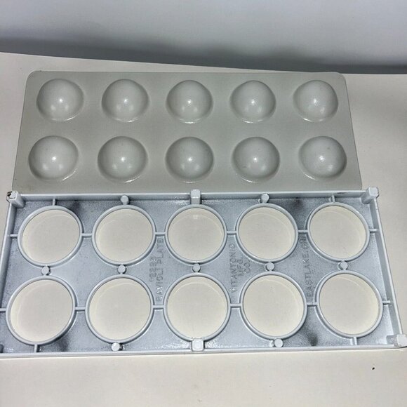 Vitantonio 10 Hole Large 2 1/2” Ravioli Maker Model 2383 Made In USA - Picture 4 of 6